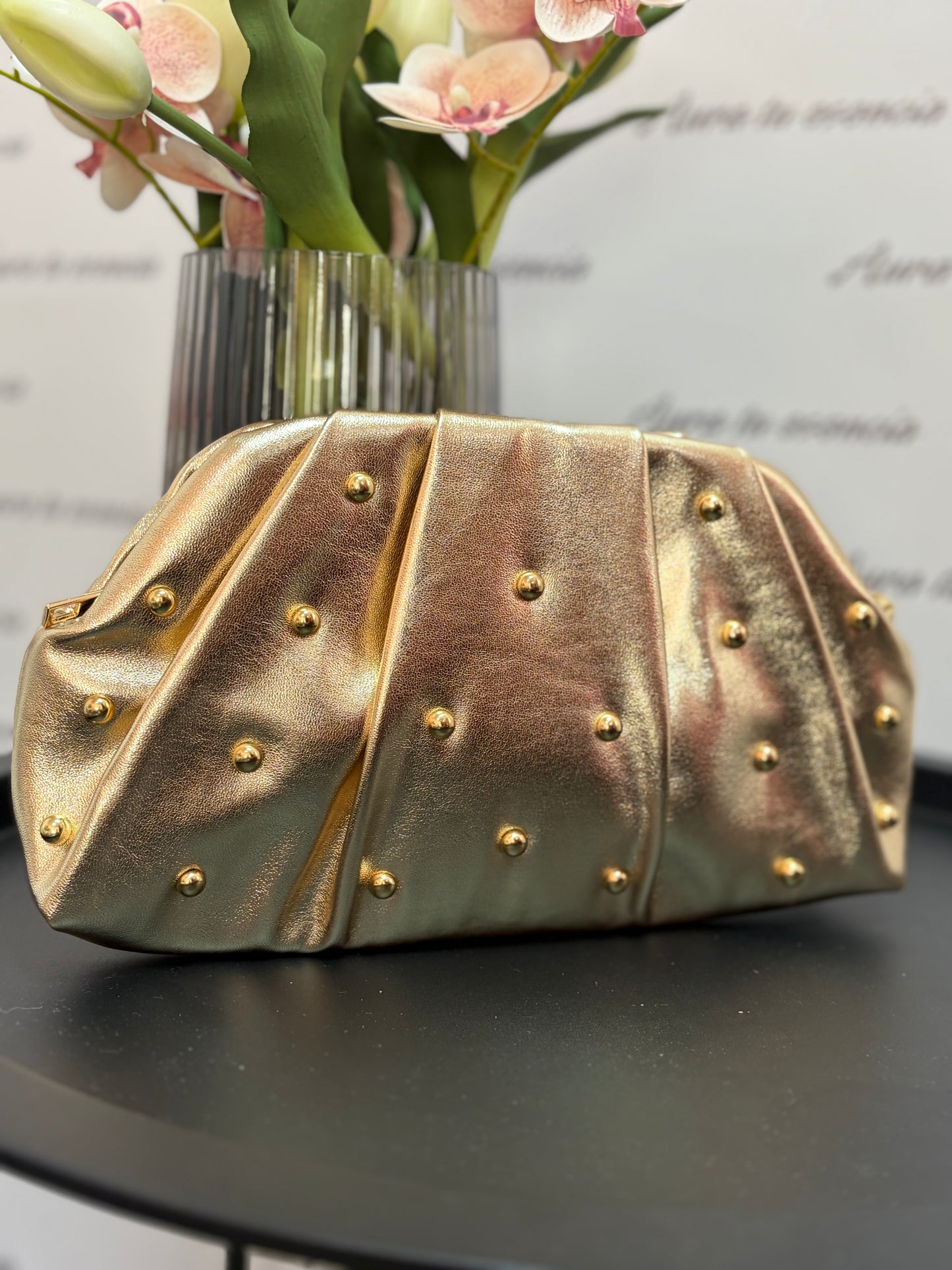 Bolso perlas doradas